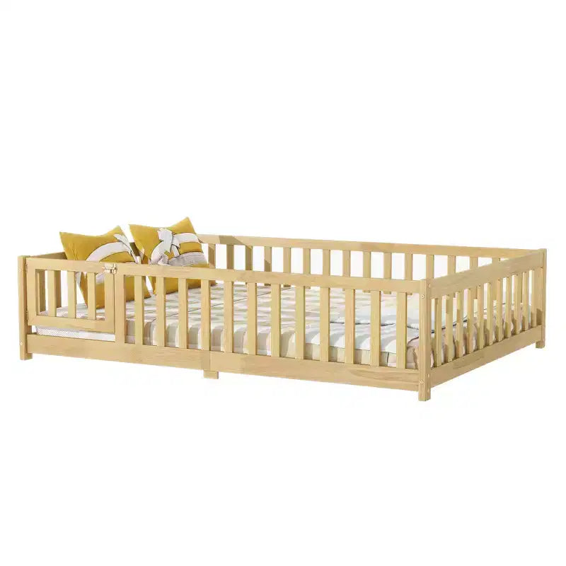 Letto Matrimoniale a Pavimento con Recinzione Senza Porta, Sponde Paracolpi a Pavimento in Legno di Gomma Beige