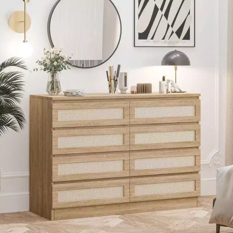 Tavolino laterale con piano rotondo da 50 cm e base scanalata, in legno di mango